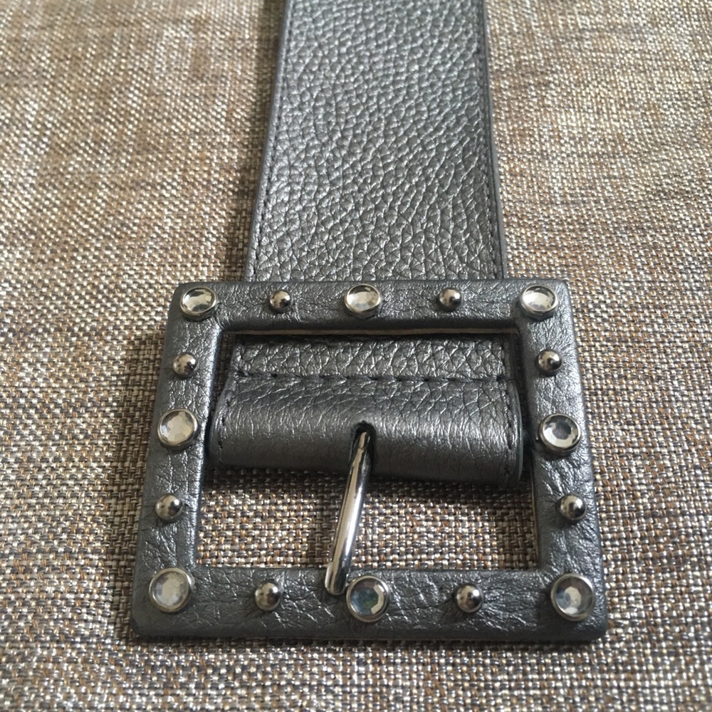 GUESS belt, silver, size medium